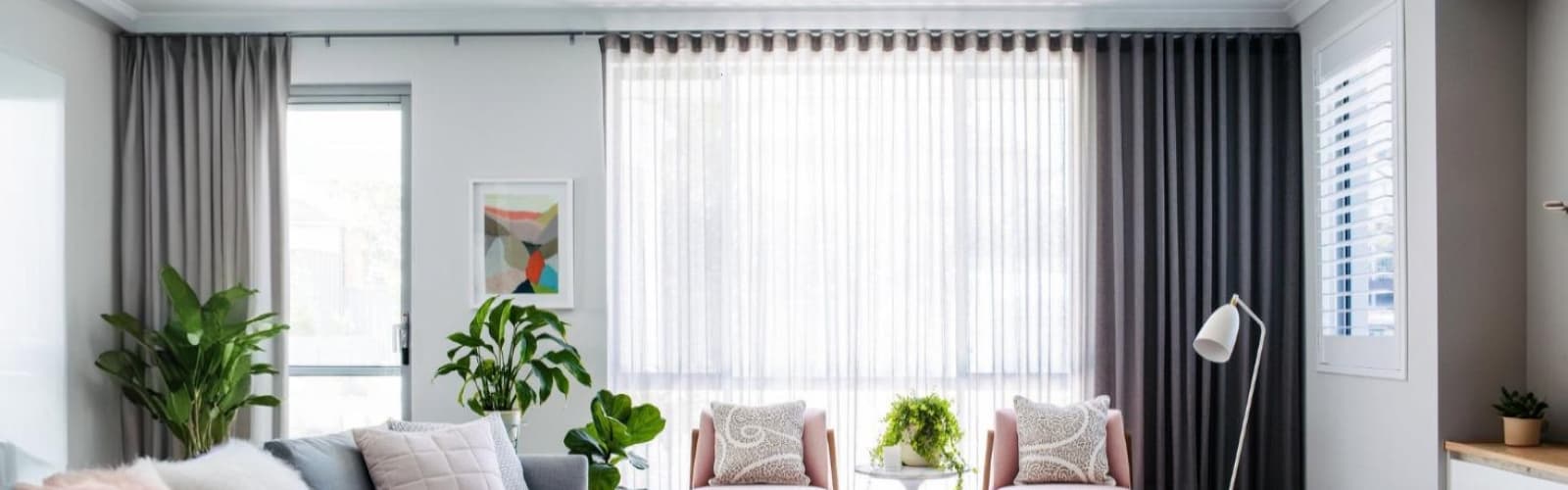 Curtains Matching the Wall Colour